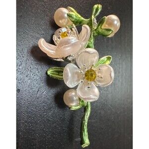 Vintage White Translucent Pearl Resin Silver Tone Brooch Pin B36